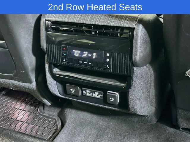 Used 2024 Jeep Wagoneer L Series II w/ Flexible Seating Group AWD/4WD image 17