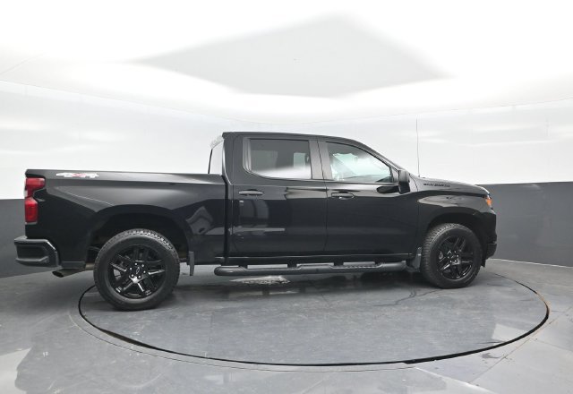Used 2023 Chevrolet Silverado 1500 Custom w/ 2.7L Blackout Package AWD/4WD image 3