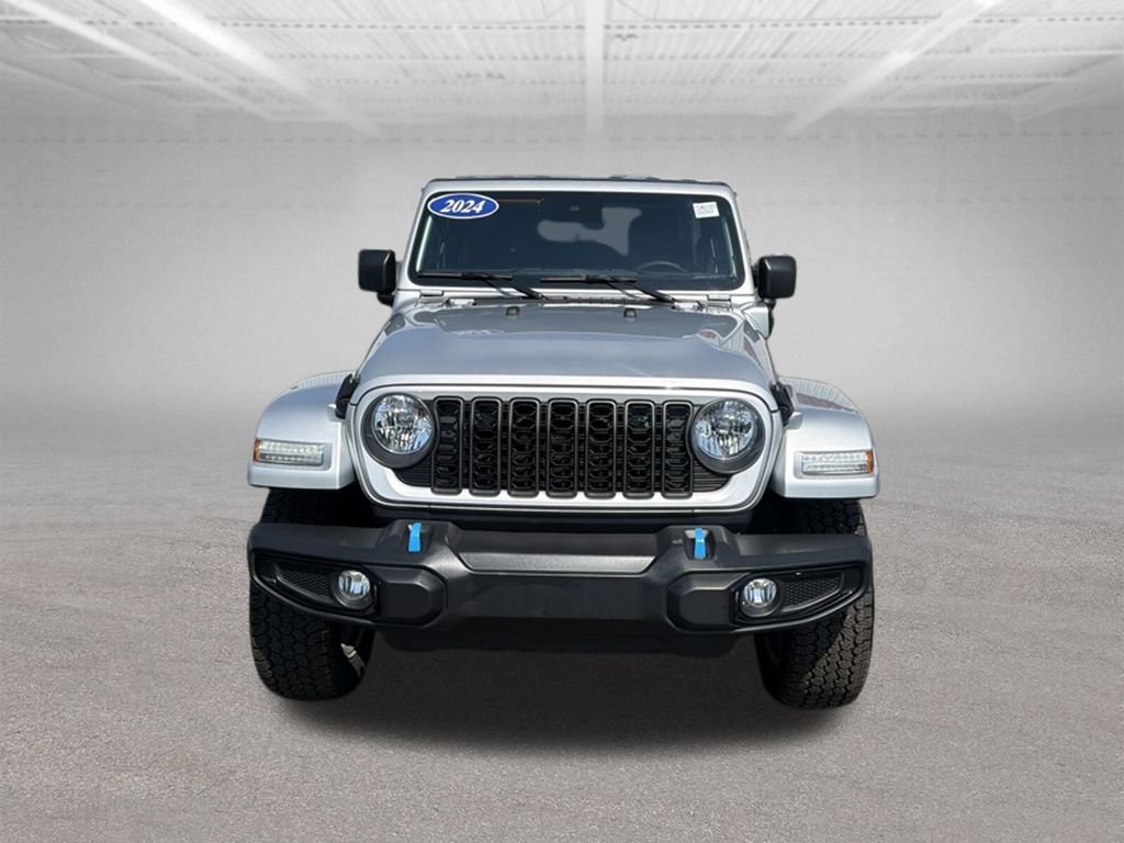 Used 2024 Jeep Wrangler Unlimited w/ Convenience Group AWD/4WD image 3