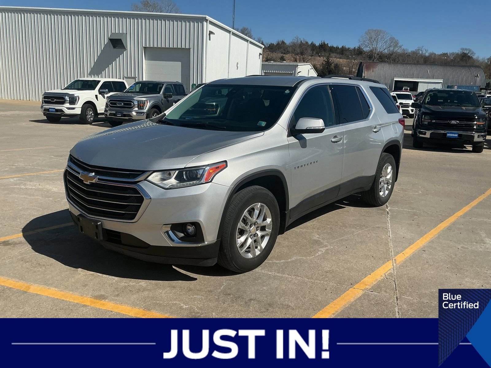 Used 2021 Chevrolet Traverse LT