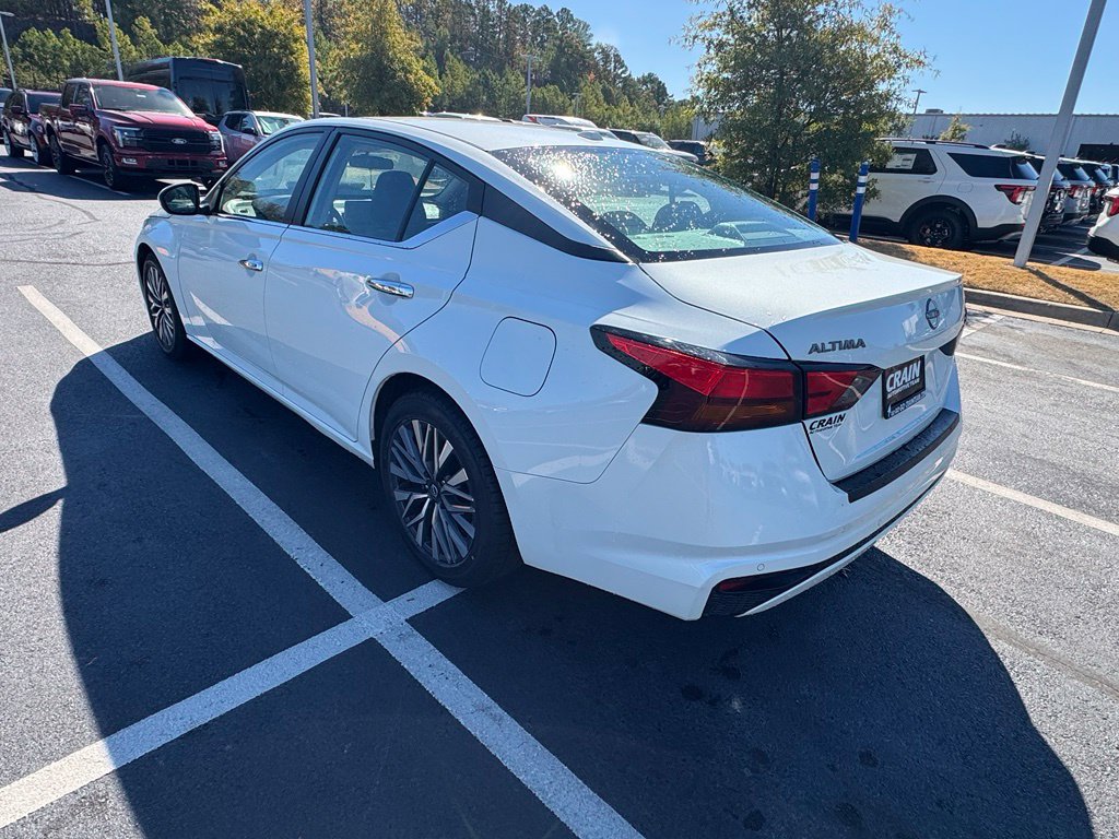 Used 2023 Nissan Altima 2.5 SV FWD image 5