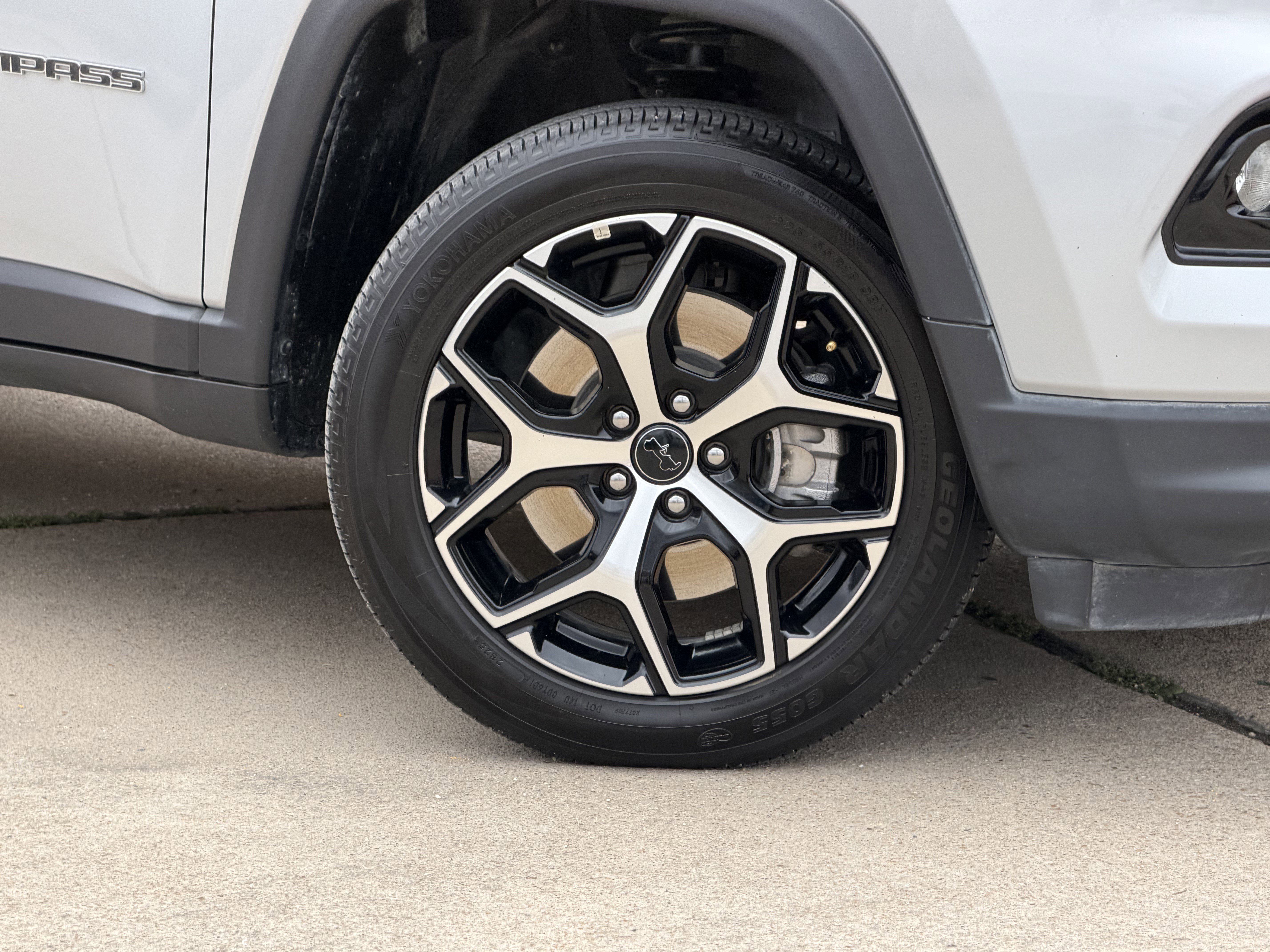 Used 2026 Jeep Compass Limited image 3