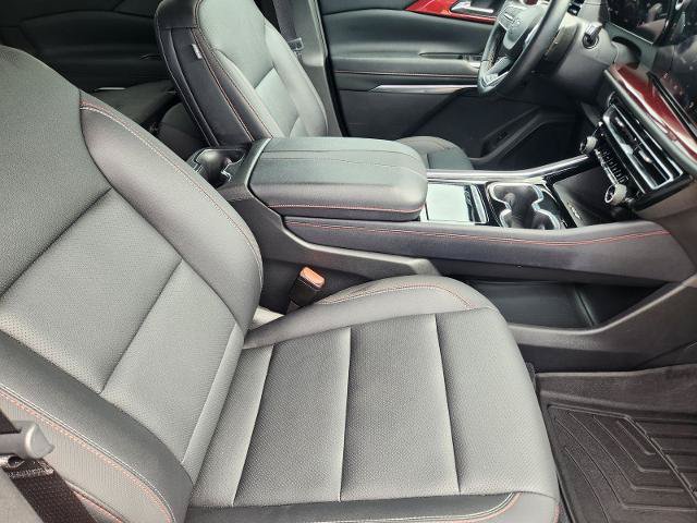 Used 2025 Chevrolet Traverse Z71 w/ Driver Confidence Package AWD/4WD image 12