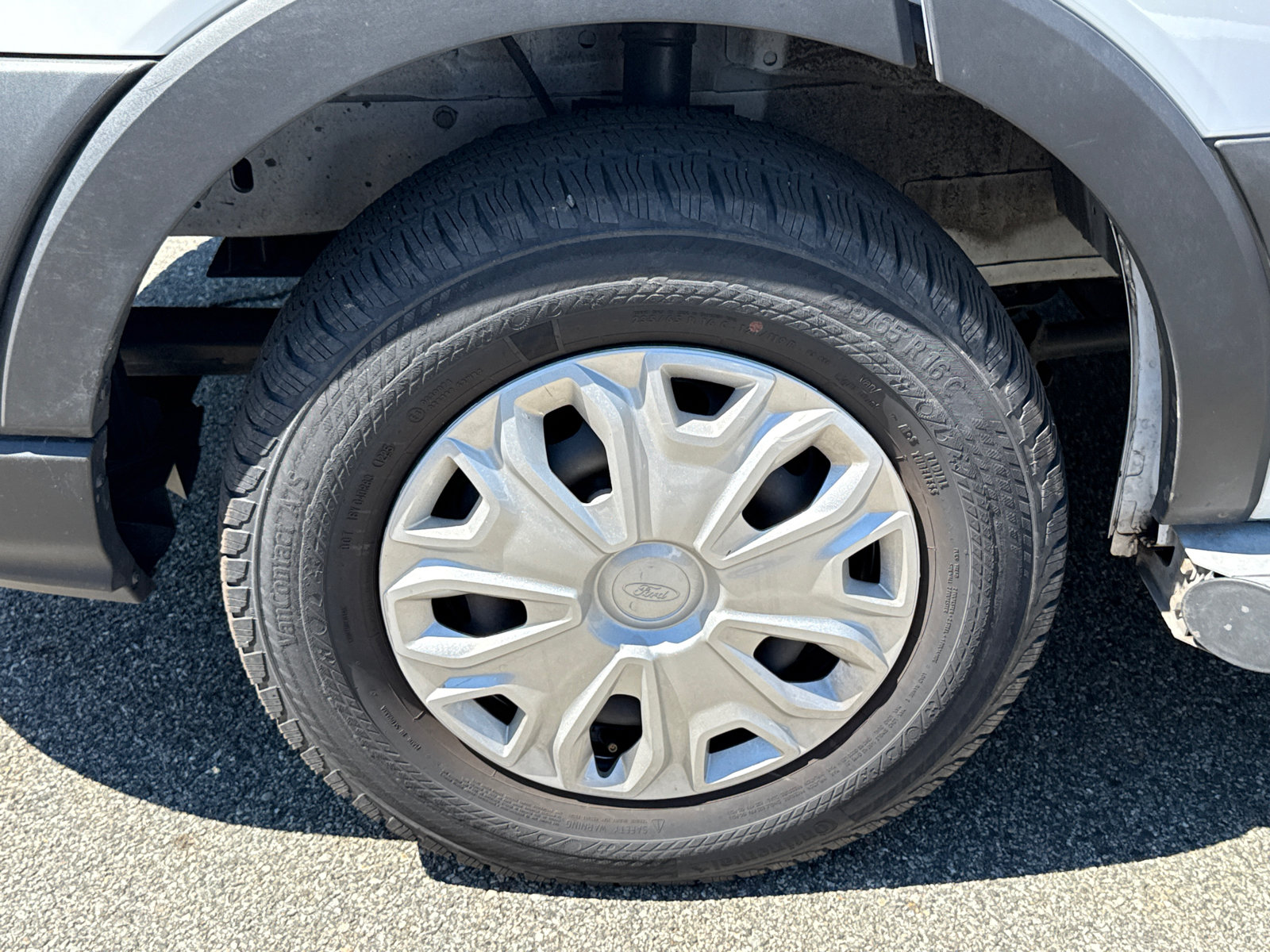 Certified 2025 Ford Transit 250 Low Roof w/ Exterior Upgrade Package RWD image 8