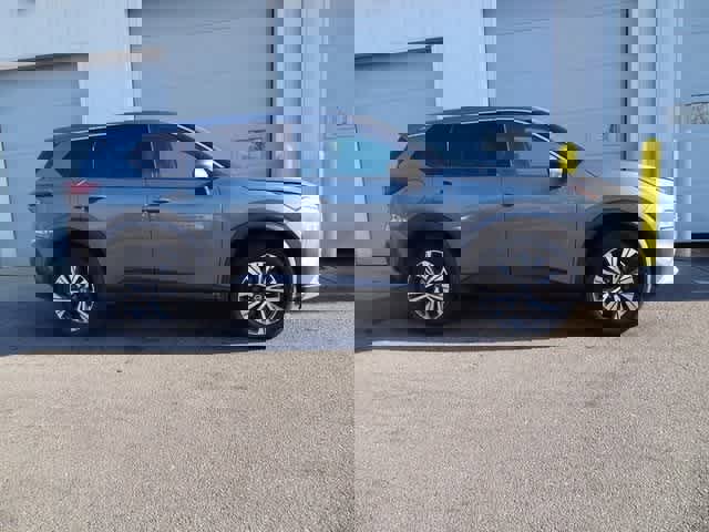 Used 2021 Nissan Rogue SV image 4