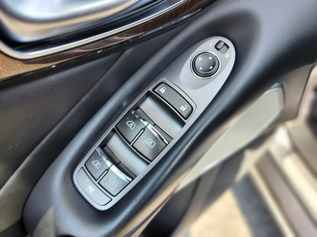 Used 2018 INFINITI Q50 Luxe w/ Sensory Package (Luxe) AWD/4WD image 17