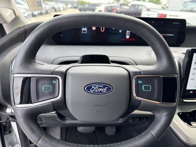 Certified 2025 Ford Expedition Active AWD/4WD image 11