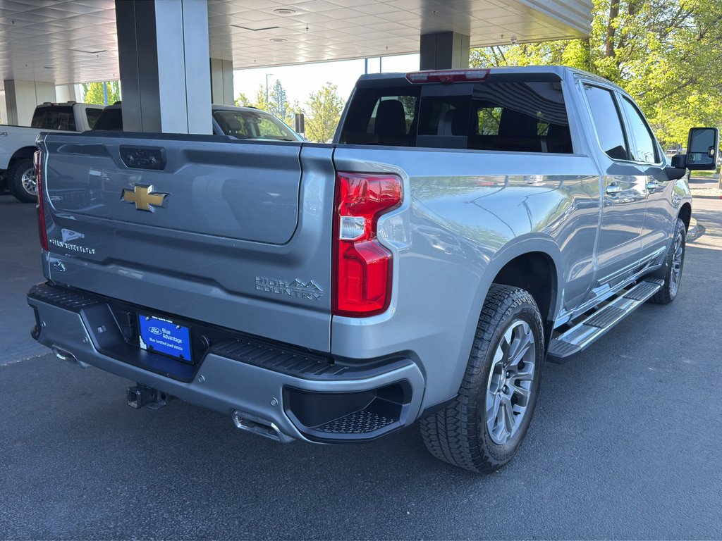 Used 2025 Chevrolet Silverado 1500 High Country w/ Technology Package AWD/4WD image 14