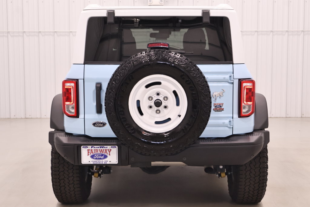 Certified 2025 Ford Bronco Heritage Edition AWD/4WD image 9