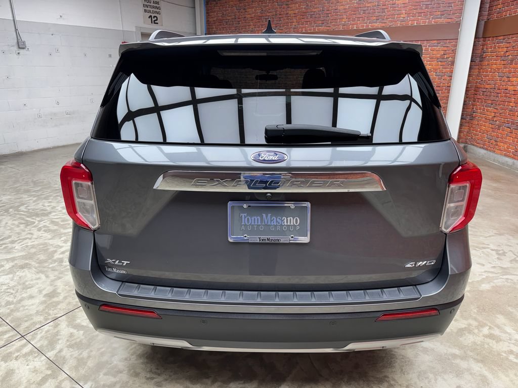 Certified 2023 Ford Explorer XLT w/ Equipment Group 202A AWD/4WD image 4