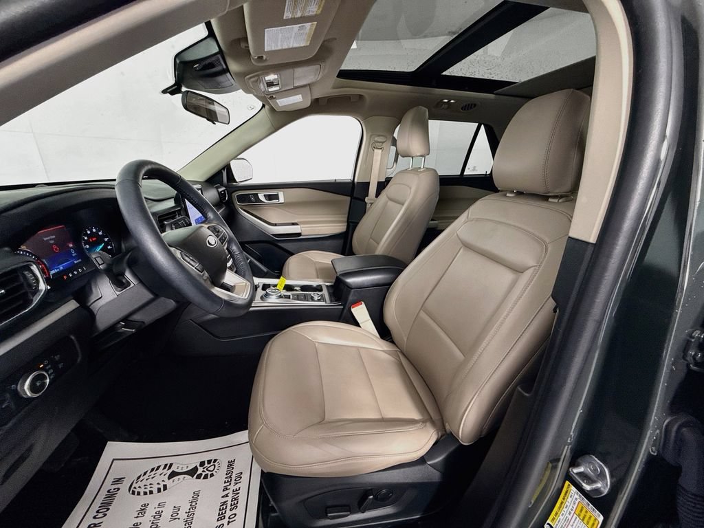 Certified 2023 Ford Explorer XLT w/ Equipment Group 202A AWD/4WD image 2