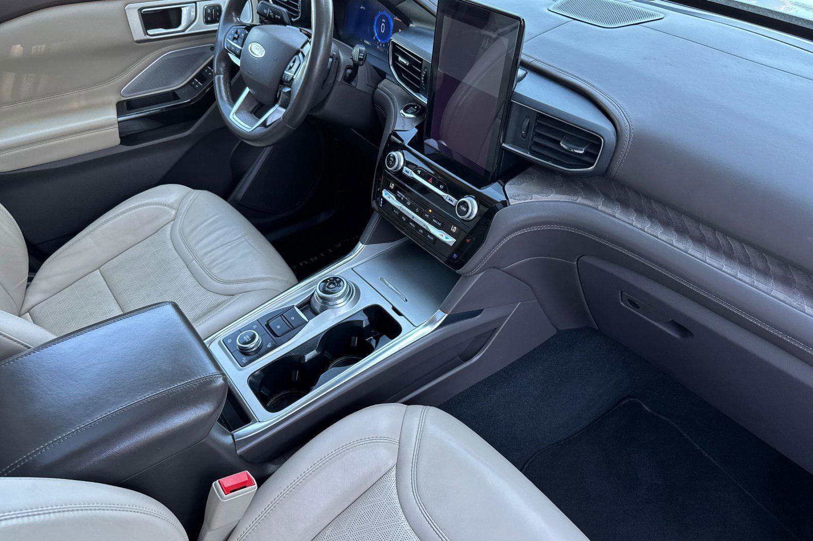 Certified 2021 Ford Explorer Platinum w/ Equipment Group 601A image 15