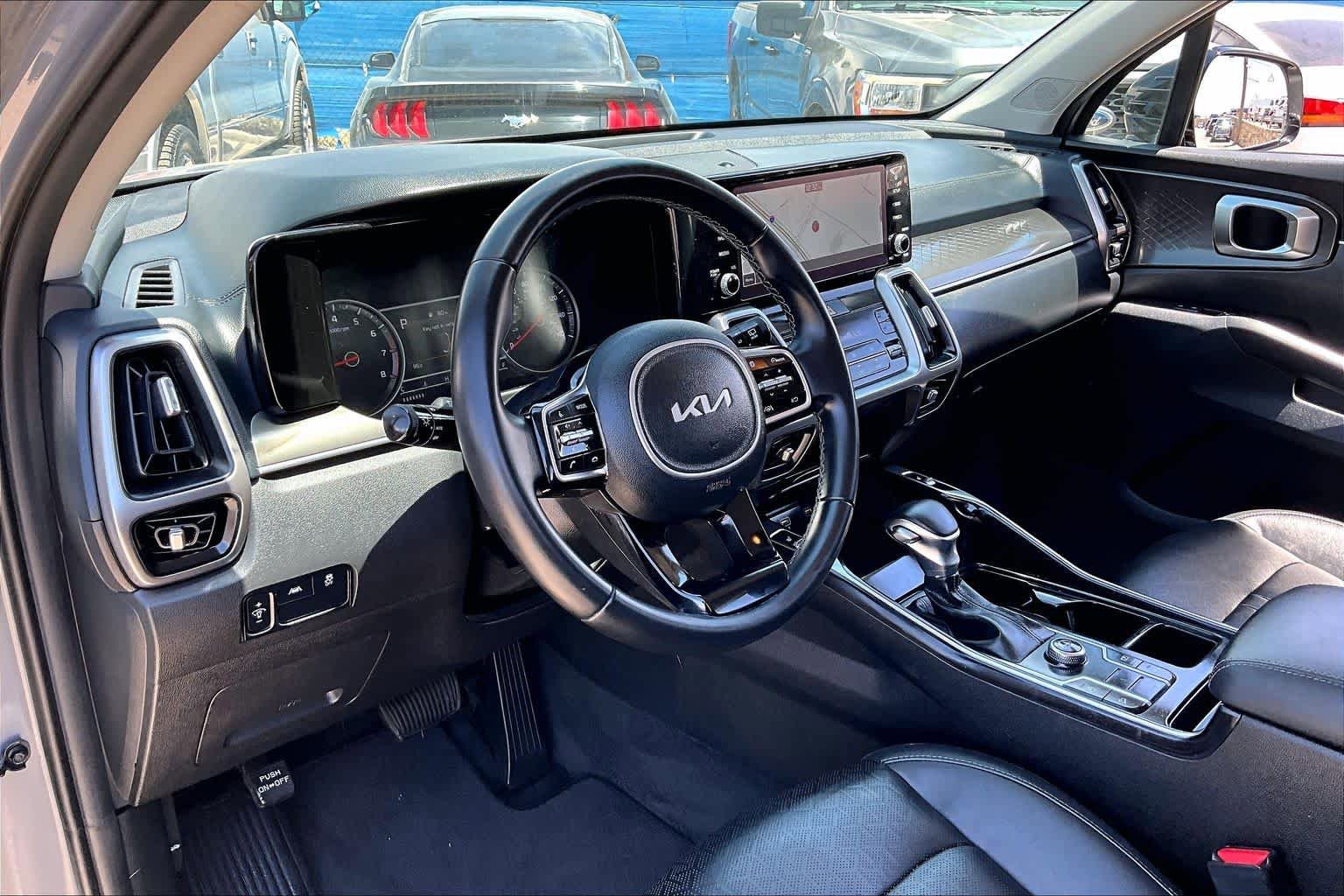 Used 2022 Kia Sorento S FWD image 16