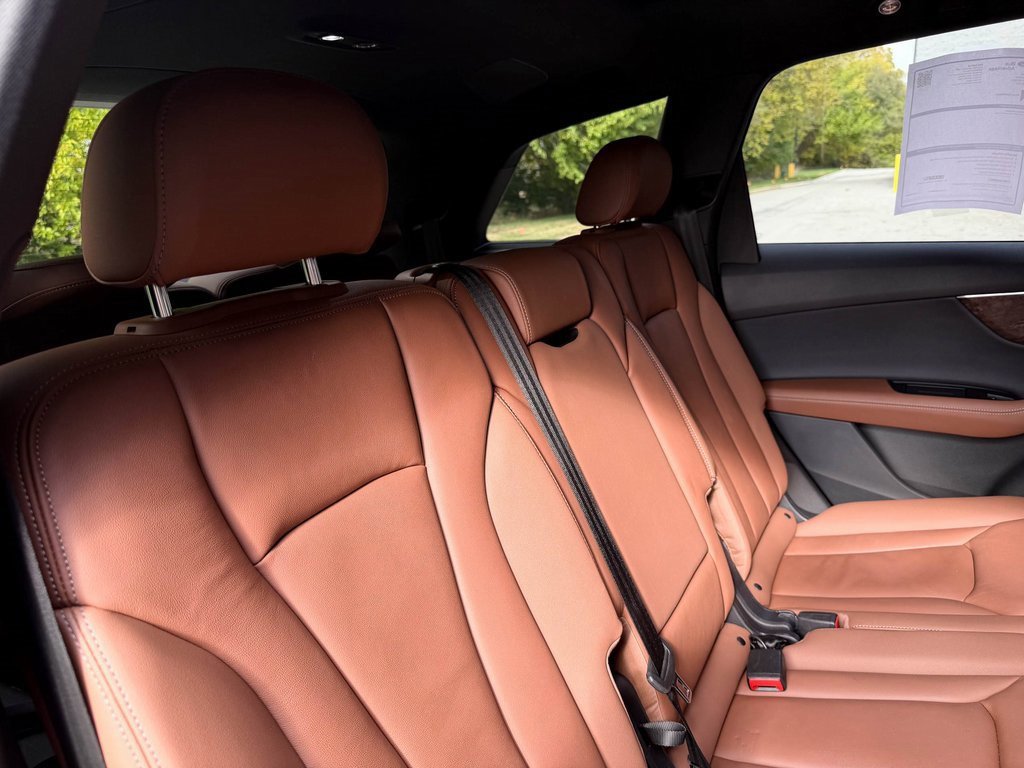 Used 2025 Audi Q7 3.0T Premium Plus image 21