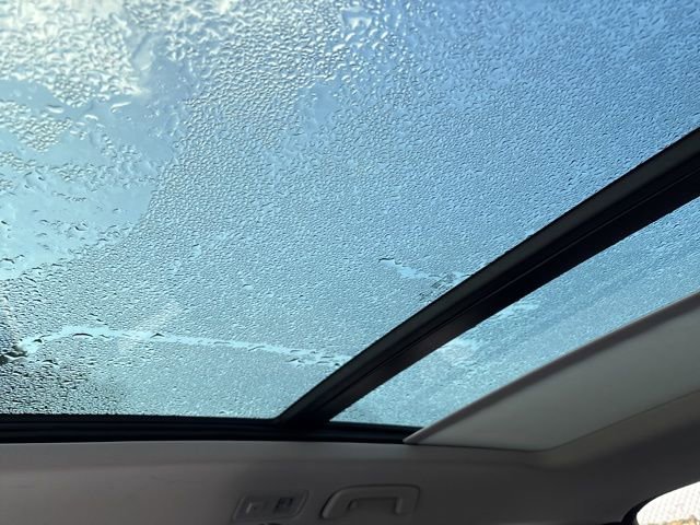 Used 2023 Volkswagen Taos SE w/ Panoramic Sunroof Package image 14