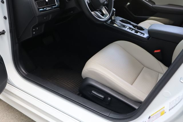 Used 2023 Honda Civic Touring image 10