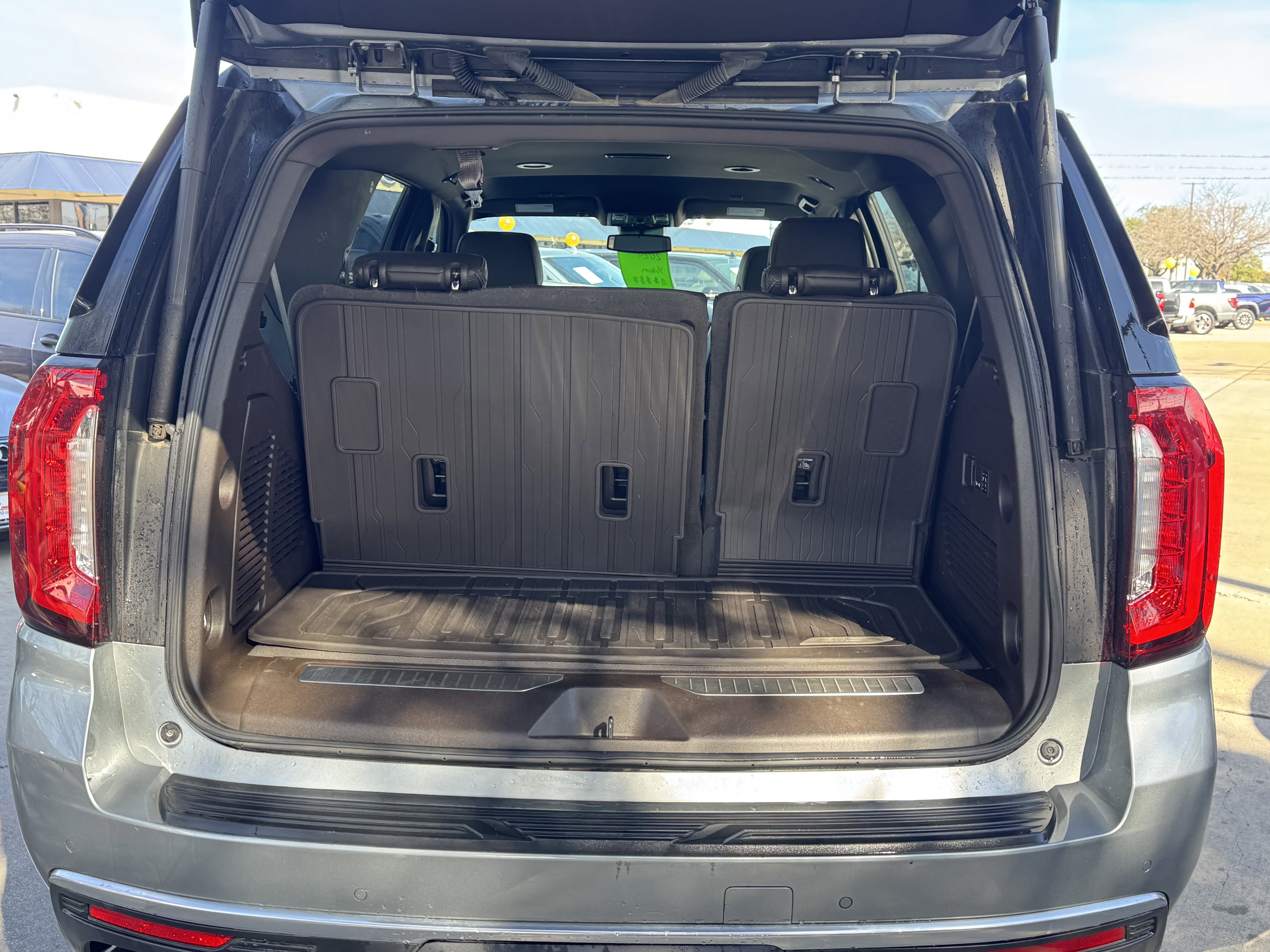 Used 2024 GMC Yukon Denali image 13