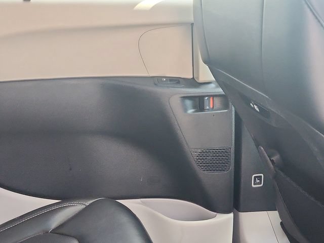 Used 2023 Chrysler Pacifica Touring-L FWD image 31
