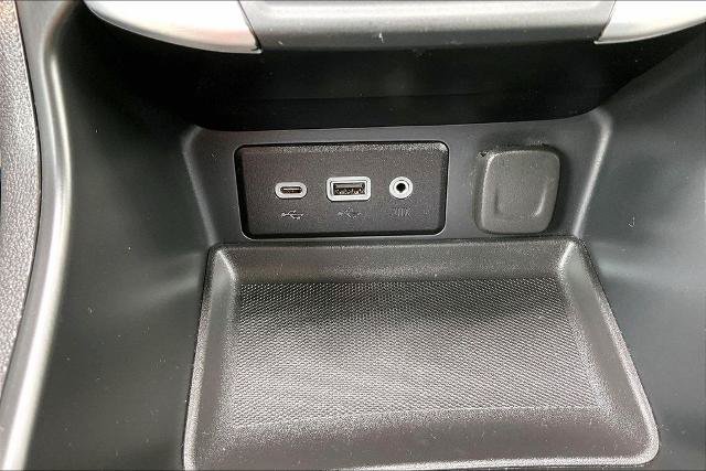 Used 2024 GMC Terrain SLE AWD/4WD image 32