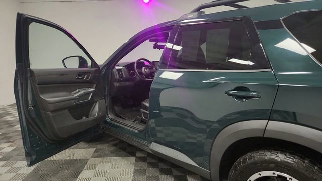 Used 2023 Nissan Pathfinder Rock Creek image 17