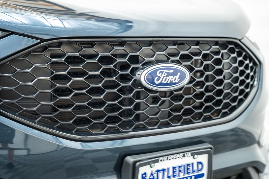Certified 2024 Ford Edge ST-Line w/ Class II Trailer Tow Package AWD/4WD image 9