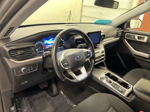 Certified 2020 Ford Explorer XLT w/ Comfort Package AWD/4WD image 13