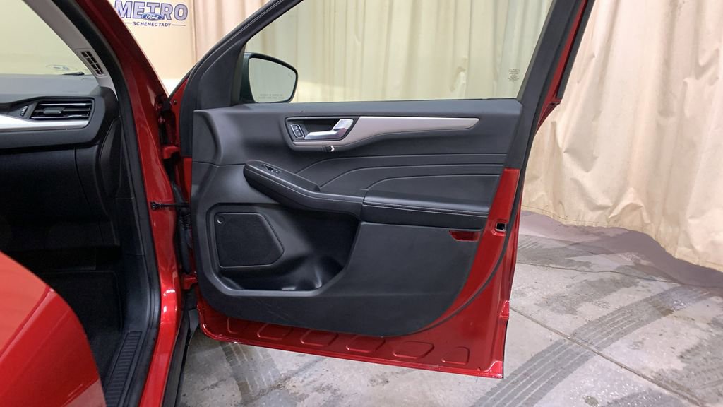 Certified 2022 Ford Escape SEL image 12