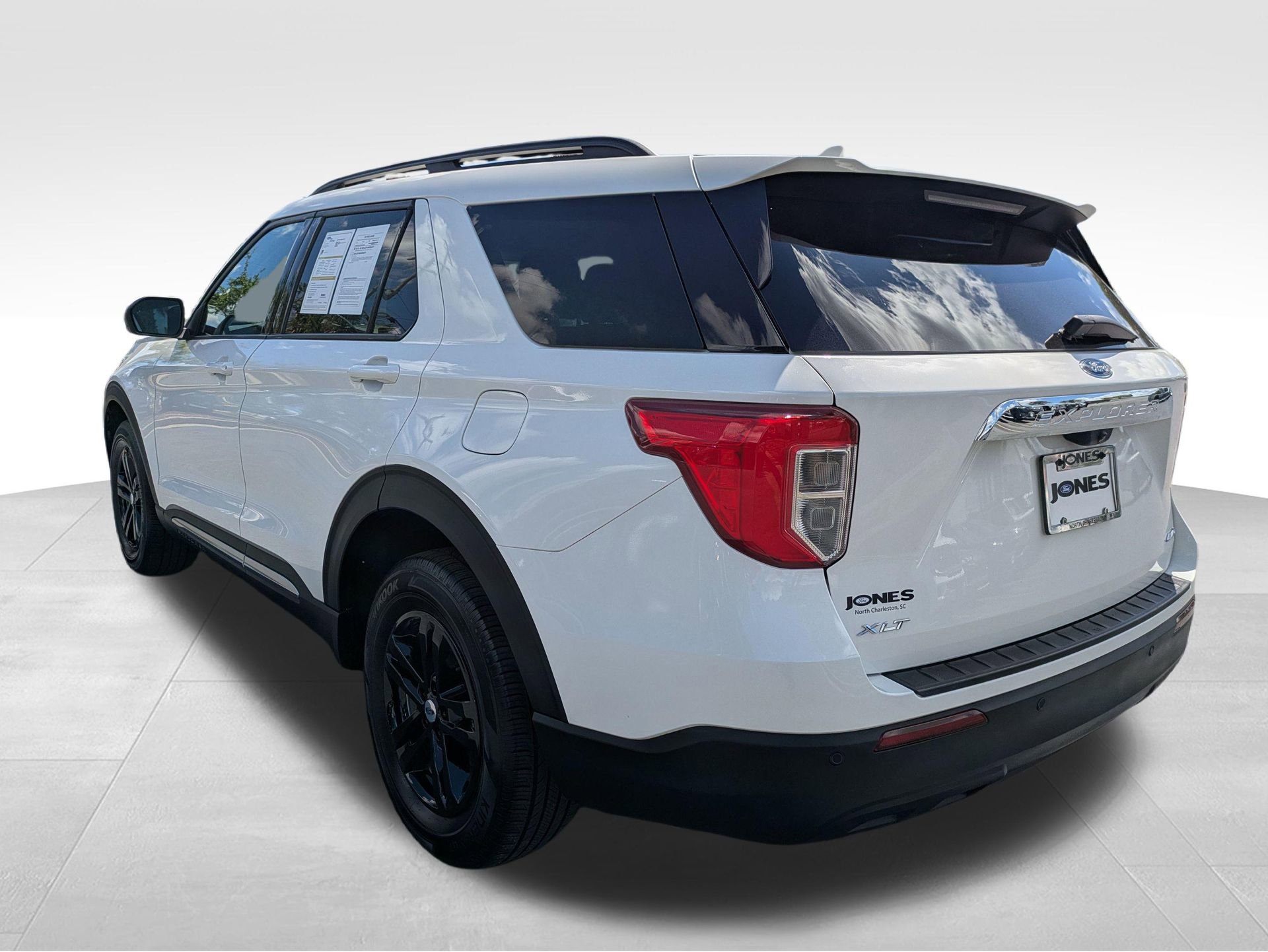 Certified 2023 Ford Explorer XLT AWD/4WD image 8