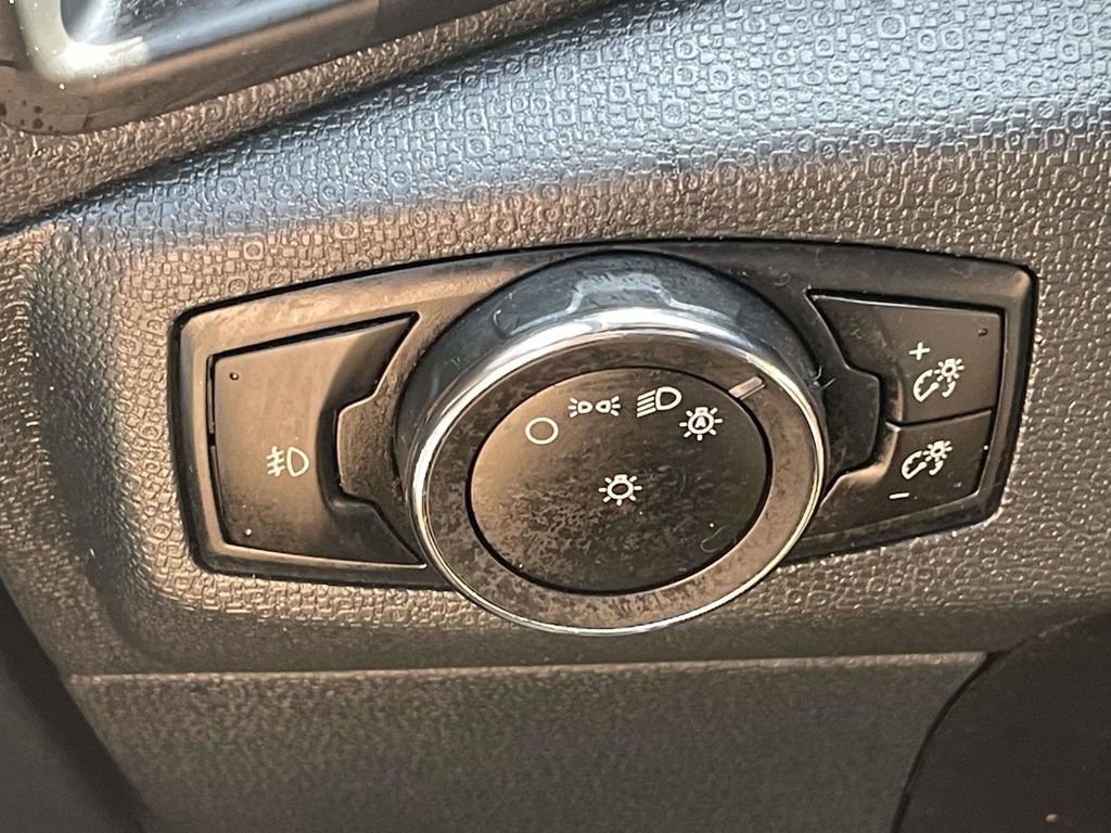 Certified 2019 Ford EcoSport SE image 27