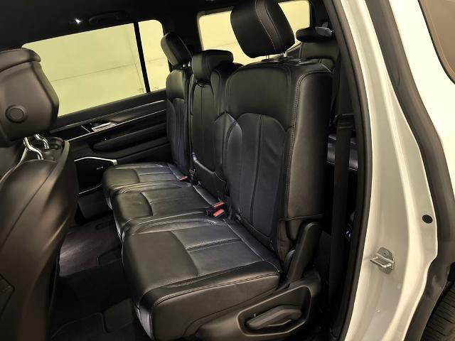 Used 2024 Jeep Wagoneer Series II w/ Flexible Seating Group image 32