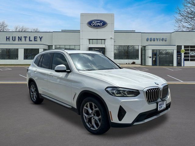 Used 2024 BMW X3 xDrive30i AWD/4WD image 3