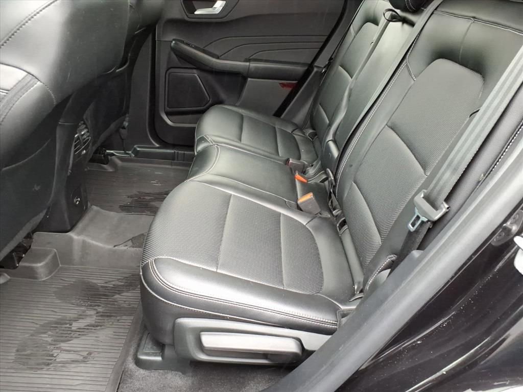 Certified 2022 Ford Escape Titanium image 12