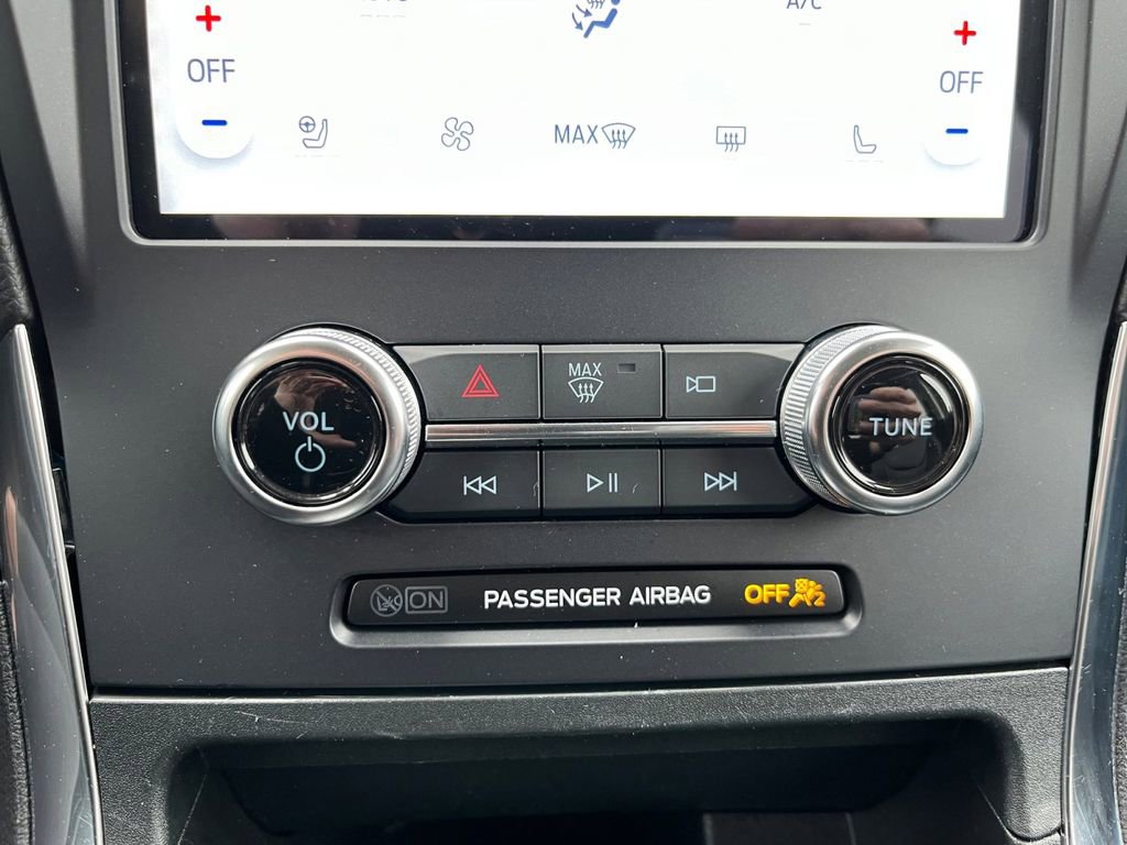 Certified 2024 Ford Edge Titanium image 13