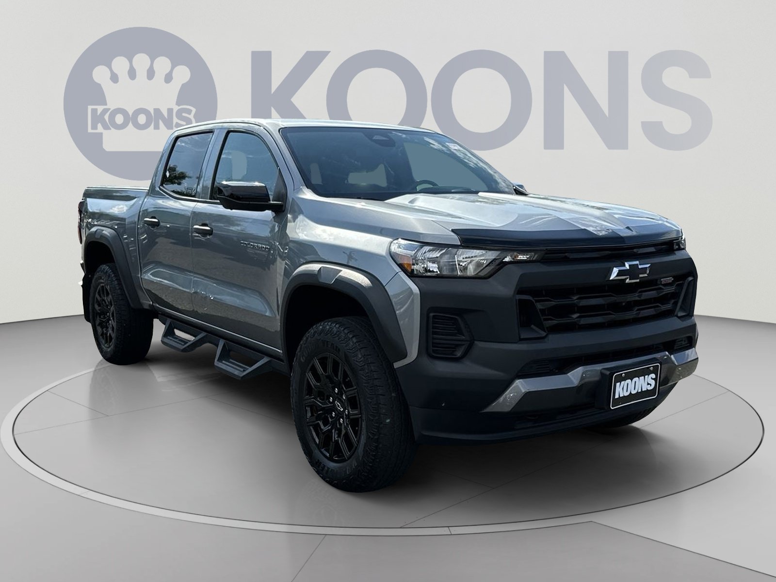 Used 2023 Chevrolet Colorado Trail Boss w/ Technology Package AWD/4WD image 2