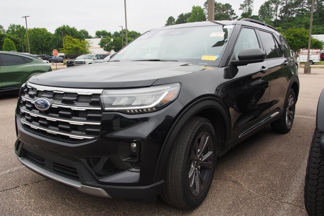 Certified 2025 Ford Explorer Active w/ Active Comfort Package AWD/4WD image 4