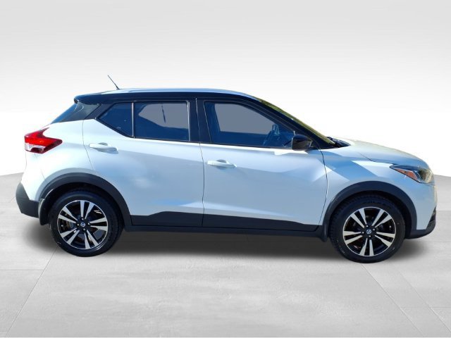 Used 2018 Nissan Kicks SV FWD image 12