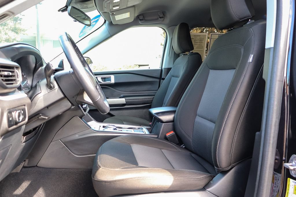 Certified 2024 Ford Explorer XLT RWD image 23