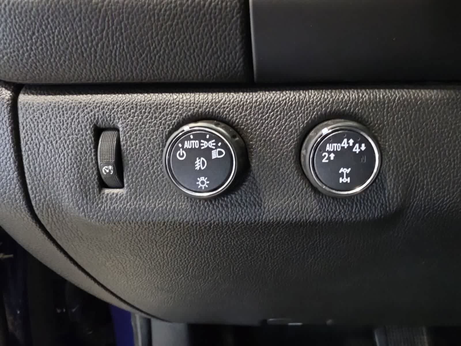 Used 2017 Chevrolet Colorado LT w/ LT Convenience Package AWD/4WD image 18