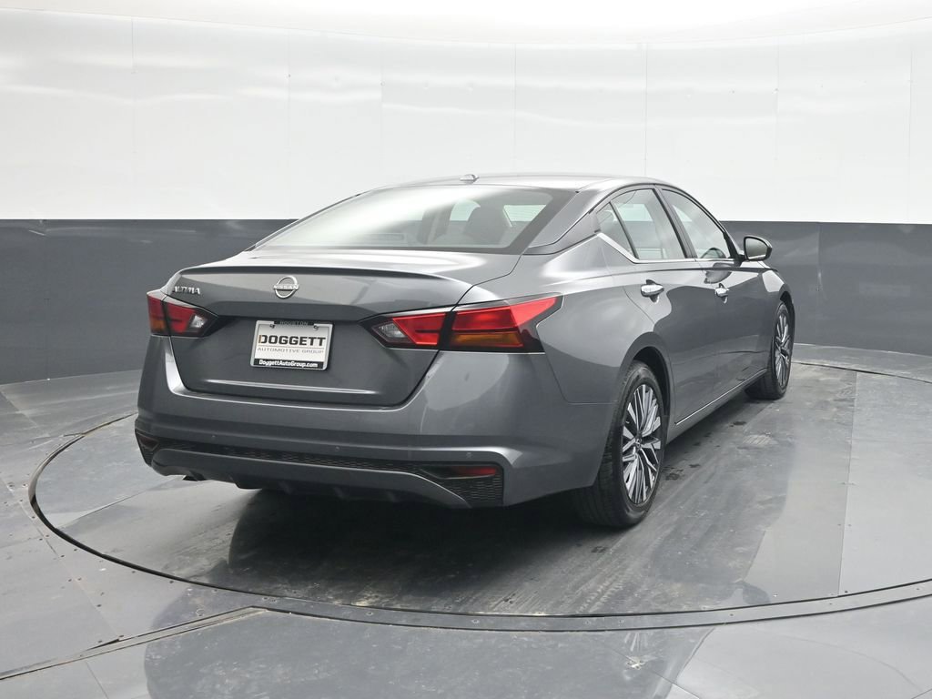 Used 2025 Nissan Altima 2.5 SV FWD image 24