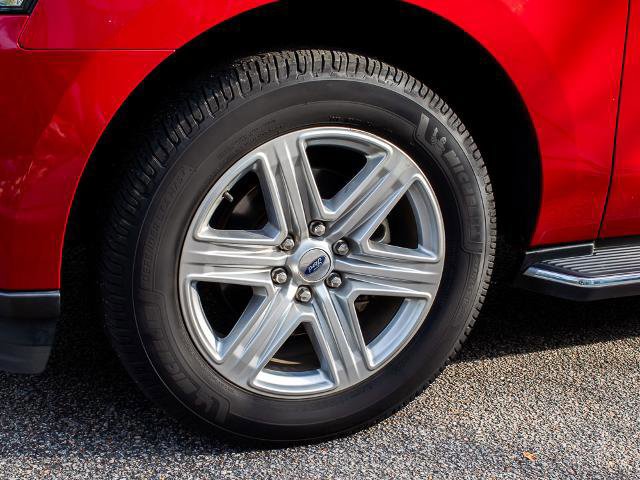 Certified 2020 Ford Expedition XLT w/ Equipment Group 202A image 5