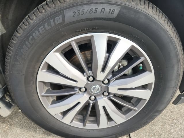 Used 2017 Nissan Pathfinder S FWD image 12