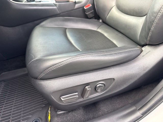 Used 2023 Toyota RAV4 Limited AWD/4WD image 17