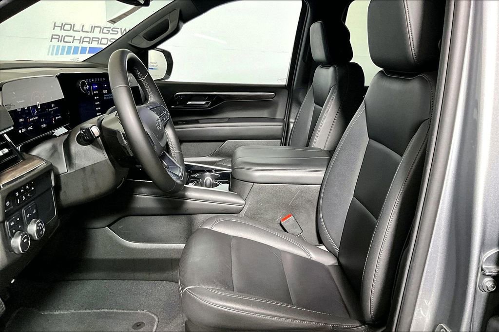 Used 2025 Chevrolet Suburban Z71 image 20