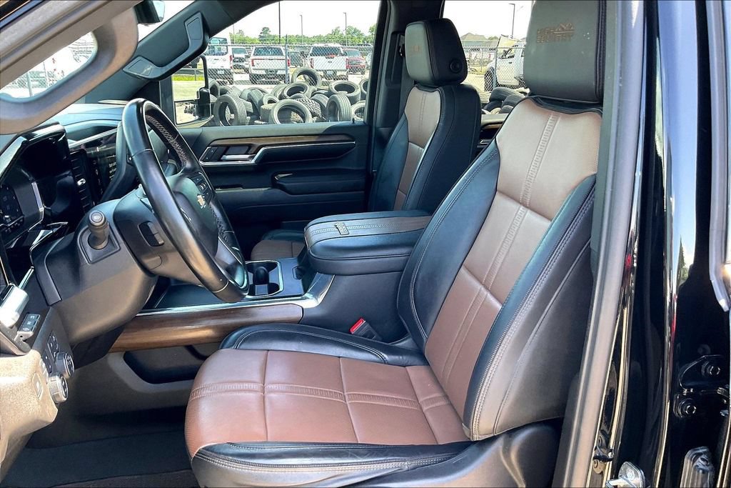 Used 2024 Chevrolet Silverado 3500 High Country w/ Technology Package AWD/4WD image 18