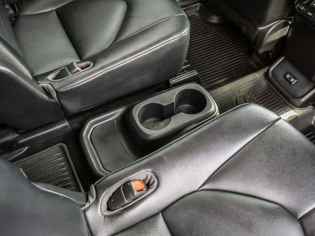 Used 2021 Toyota Highlander XLE AWD/4WD image 24