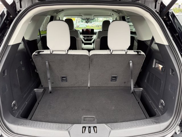 Certified 2025 Ford Explorer Active w/ Active Comfort Package AWD/4WD image 40