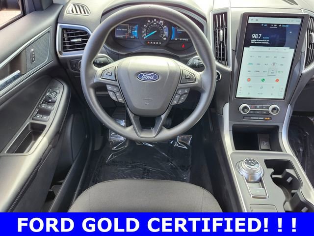 Certified 2024 Ford Edge SE w/ Black Appearance Package image 11