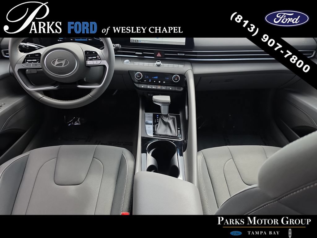 Used 2025 Hyundai Elantra SEL FWD image 10