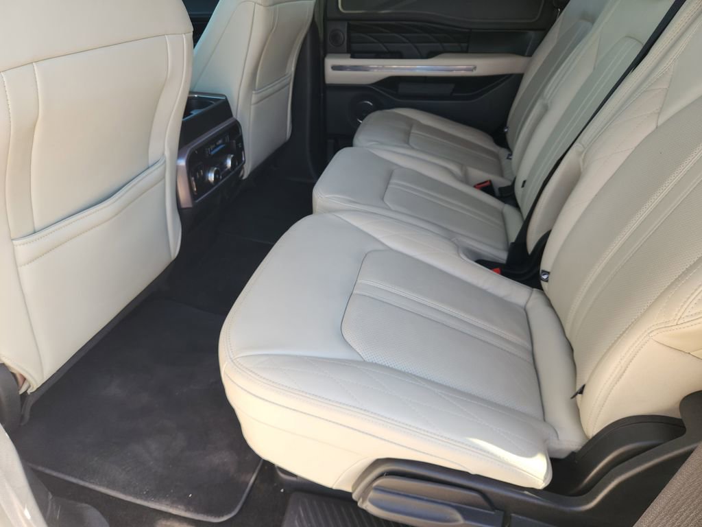 Certified 2018 Ford Expedition Platinum image 29