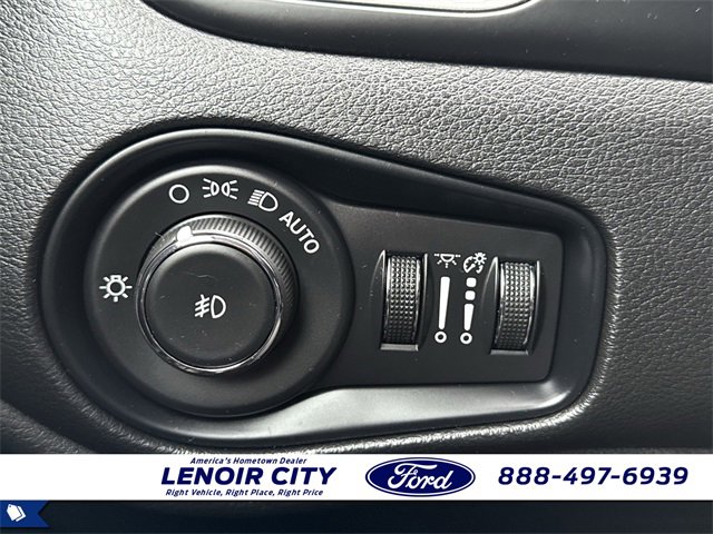 Used 2022 Jeep Renegade Latitude image 27